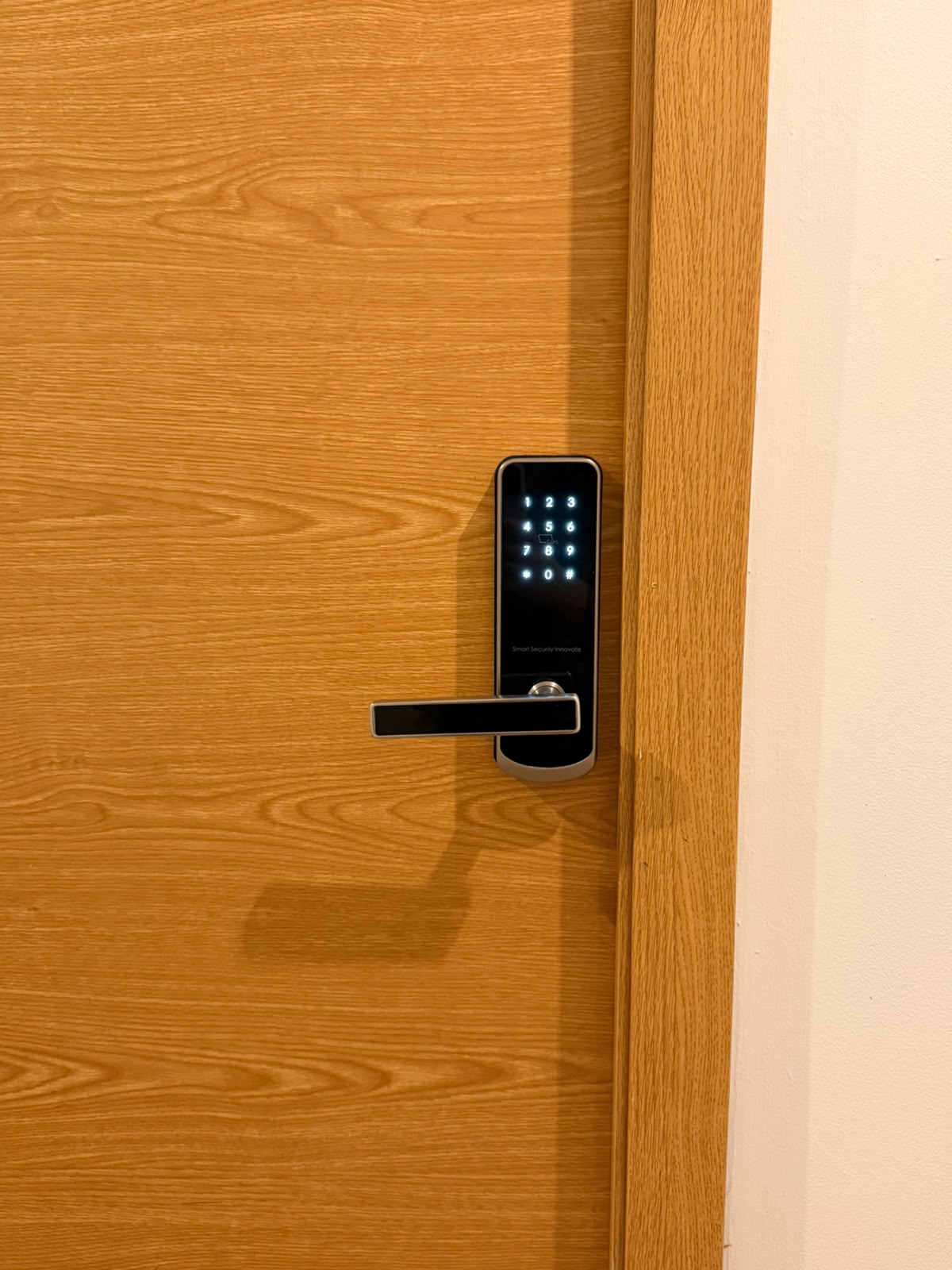 Cerradura con teclado de la habitación del Hotel Duquesa